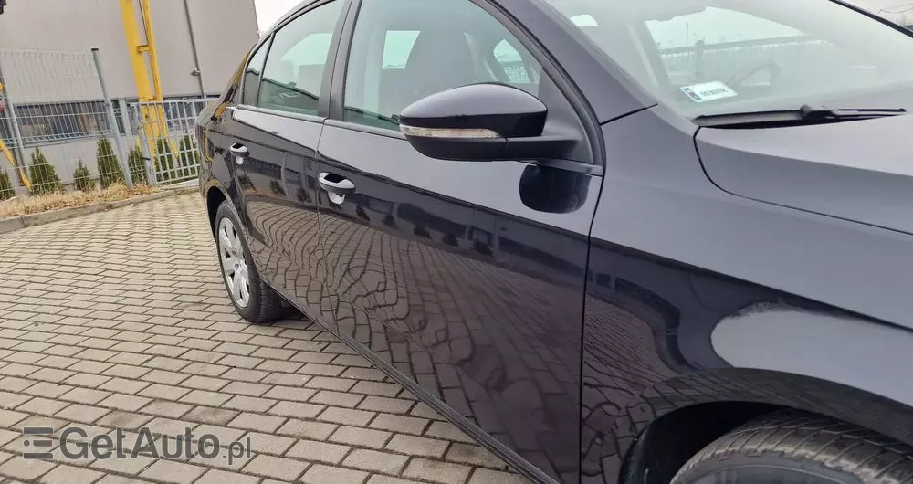 VOLKSWAGEN Passat 1.6 TDI BlueMotion Technology Business Edition