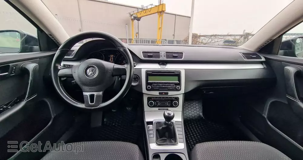 VOLKSWAGEN Passat 1.6 TDI BlueMotion Technology Business Edition