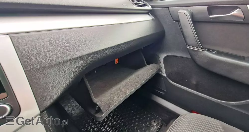 VOLKSWAGEN Passat 1.6 TDI BlueMotion Technology Business Edition