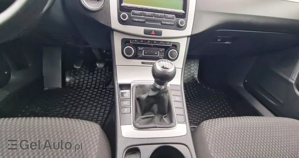 VOLKSWAGEN Passat 1.6 TDI BlueMotion Technology Business Edition