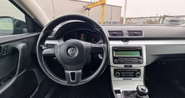 VOLKSWAGEN Passat 1.6 TDI BlueMotion Technology Business Edition