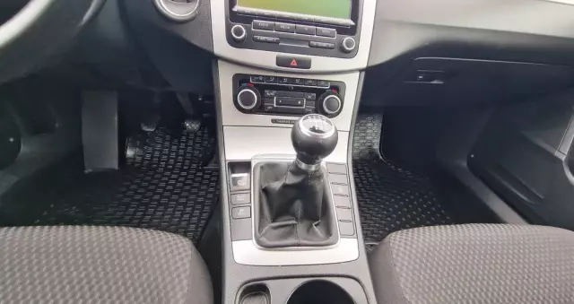 VOLKSWAGEN Passat 1.6 TDI BlueMotion Technology Business Edition