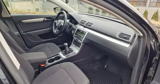 VOLKSWAGEN Passat 1.6 TDI BlueMotion Technology Business Edition