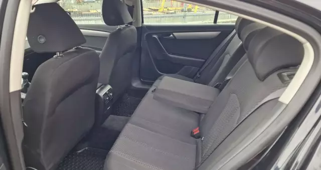 VOLKSWAGEN Passat 1.6 TDI BlueMotion Technology Business Edition