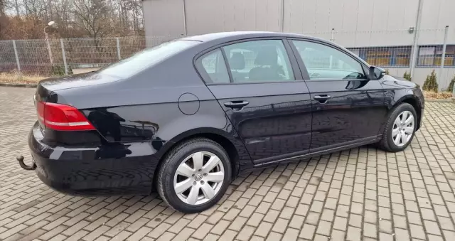 VOLKSWAGEN Passat 1.6 TDI BlueMotion Technology Business Edition