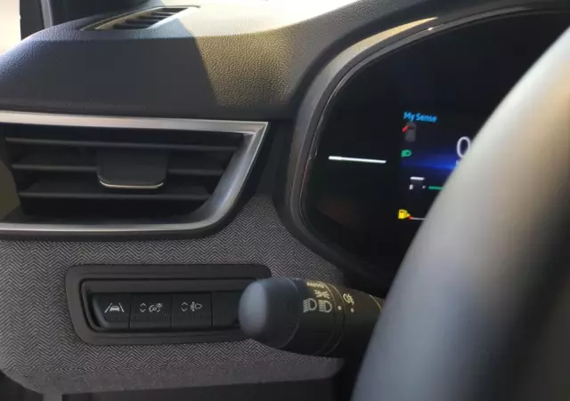 RENAULT Clio 1.0 TCe Techno