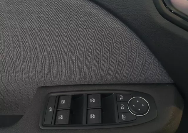 RENAULT Clio 1.0 TCe Techno