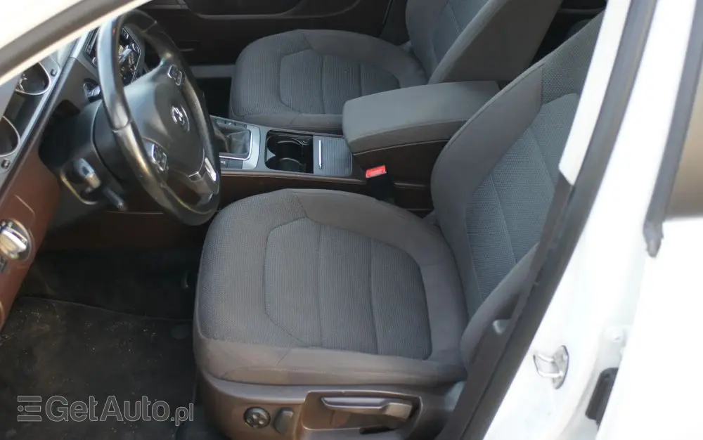 VOLKSWAGEN Passat 1.6 TDI Business Line