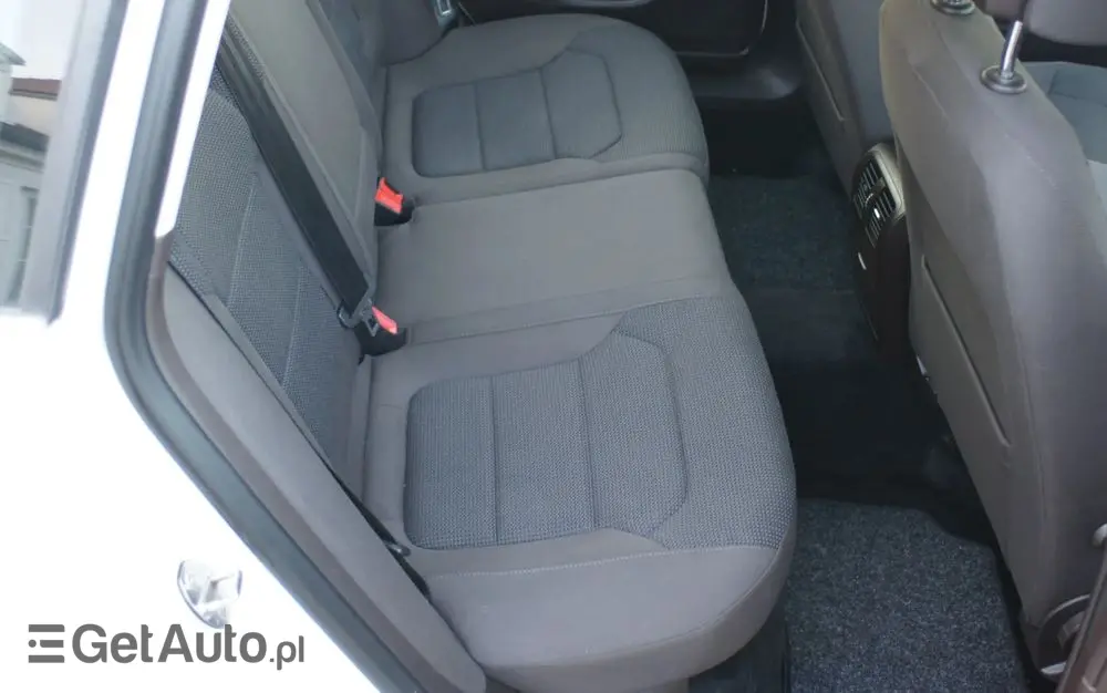 VOLKSWAGEN Passat 1.6 TDI Business Line