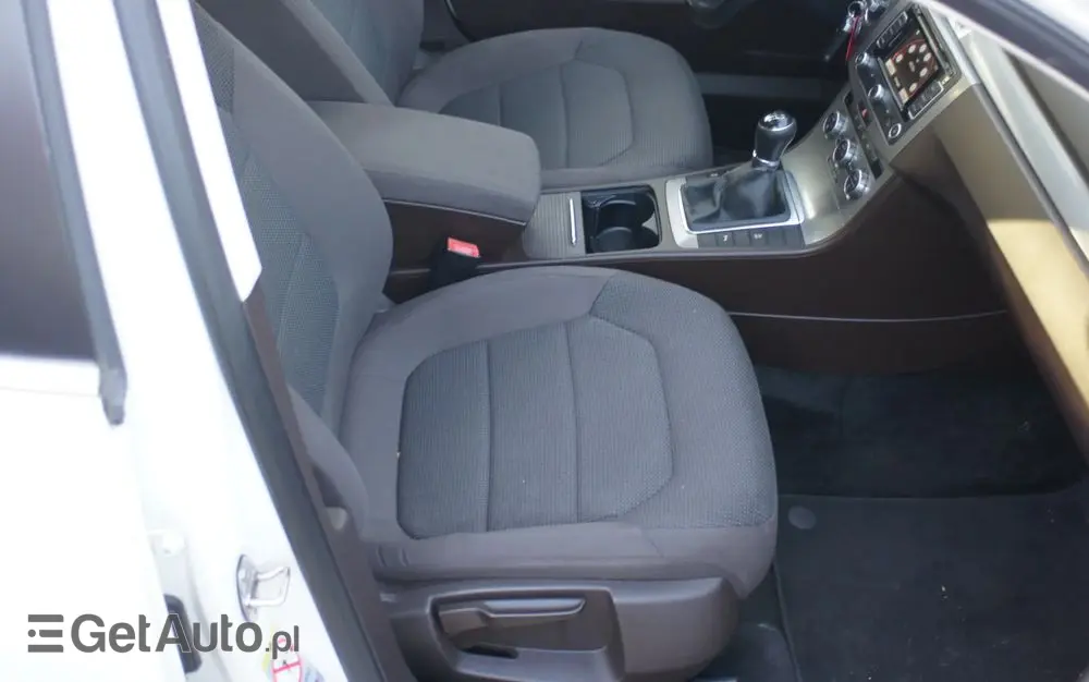 VOLKSWAGEN Passat 1.6 TDI Business Line