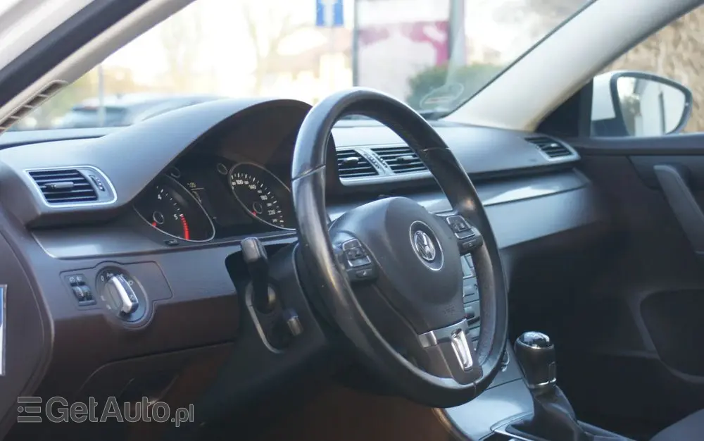 VOLKSWAGEN Passat 1.6 TDI Business Line