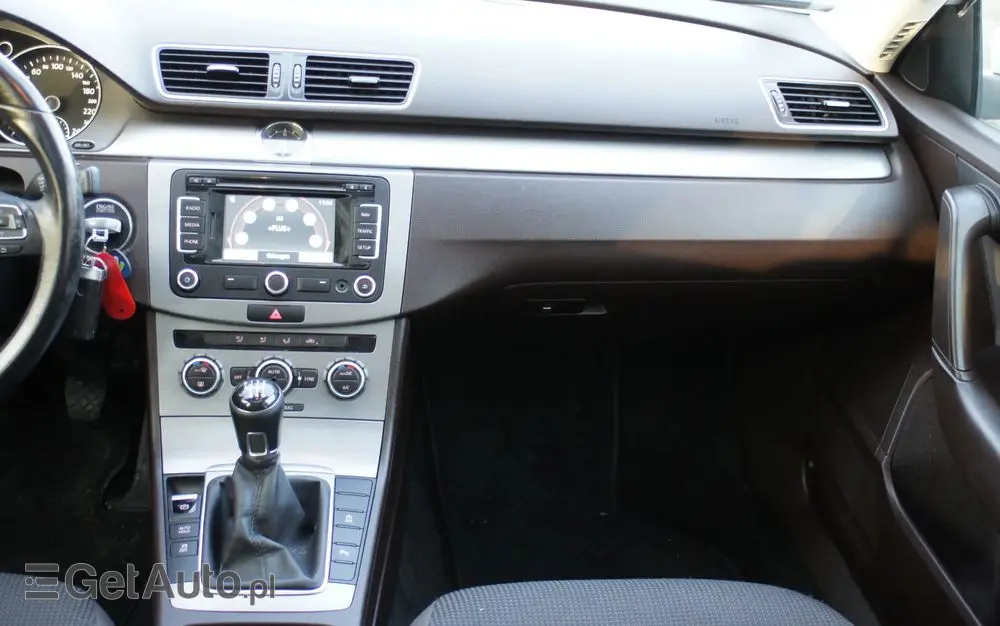 VOLKSWAGEN Passat 1.6 TDI Business Line