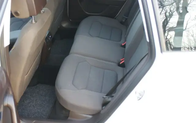 VOLKSWAGEN Passat 1.6 TDI Business Line