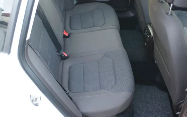 VOLKSWAGEN Passat 1.6 TDI Business Line