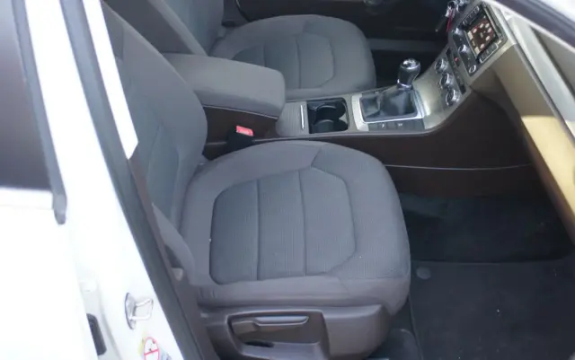 VOLKSWAGEN Passat 1.6 TDI Business Line