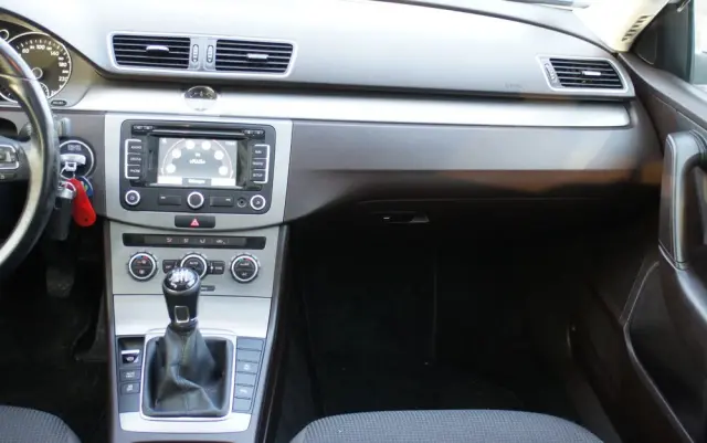 VOLKSWAGEN Passat 1.6 TDI Business Line