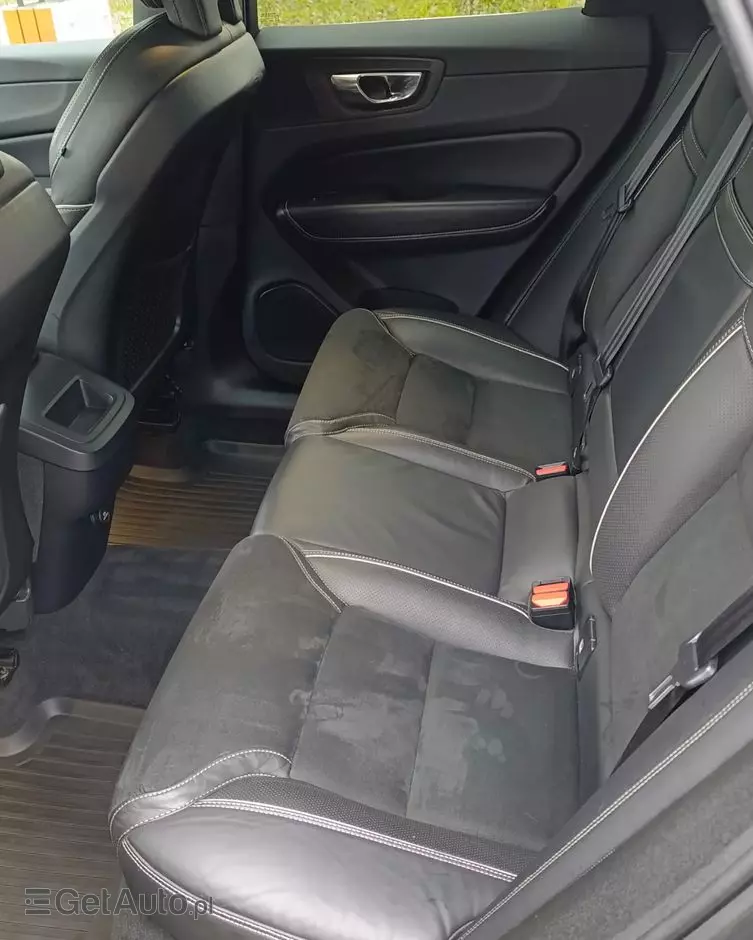 VOLVO XC 60 D4 AWD Geartronic RDesign