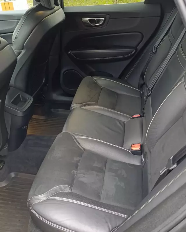 VOLVO XC 60 D4 AWD Geartronic RDesign