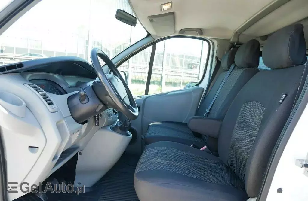 RENAULT Trafic 
