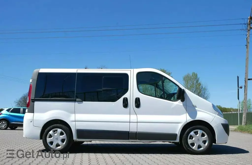 RENAULT Trafic 