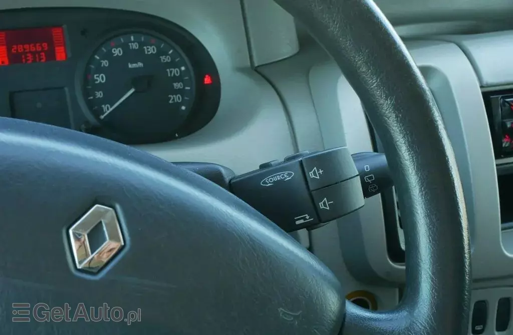 RENAULT Trafic 