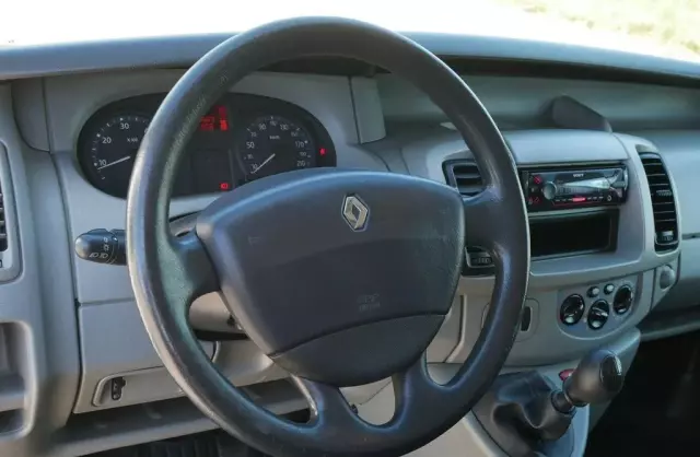 RENAULT Trafic 