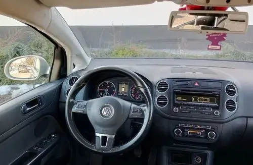 VOLKSWAGEN Golf Plus 