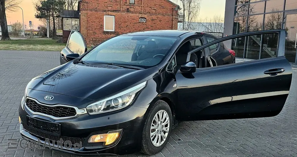 KIA Ceed 1.4 CVVT Dream Team Edition
