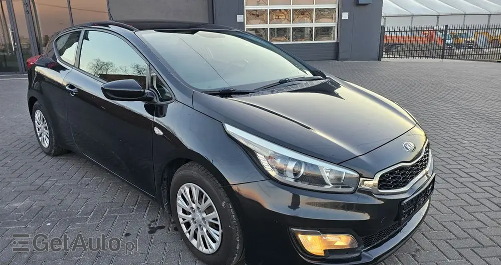 KIA Ceed 1.4 CVVT Dream Team Edition