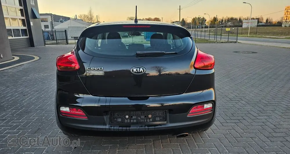 KIA Ceed 1.4 CVVT Dream Team Edition