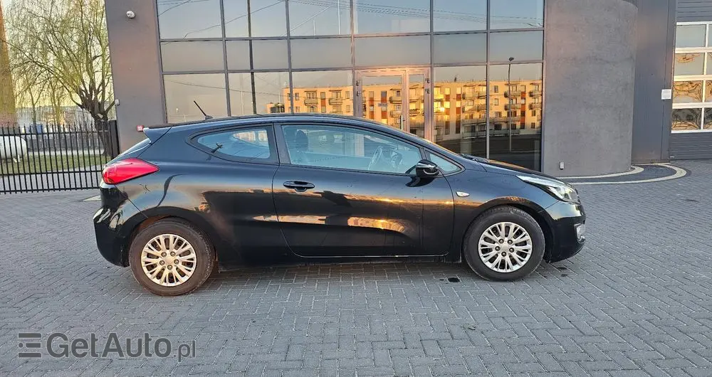 KIA Ceed 1.4 CVVT Dream Team Edition