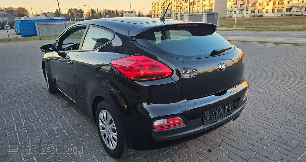 KIA Ceed 1.4 CVVT Dream Team Edition