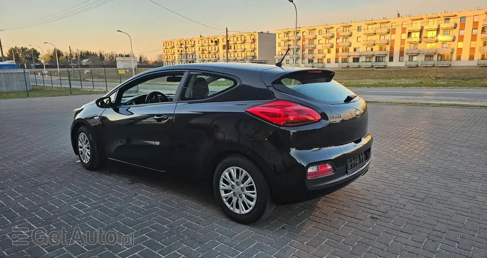 KIA Ceed 1.4 CVVT Dream Team Edition