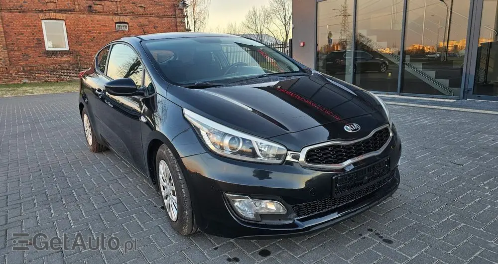 KIA Ceed 1.4 CVVT Dream Team Edition