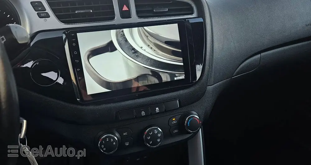 KIA Ceed 1.4 CVVT Dream Team Edition