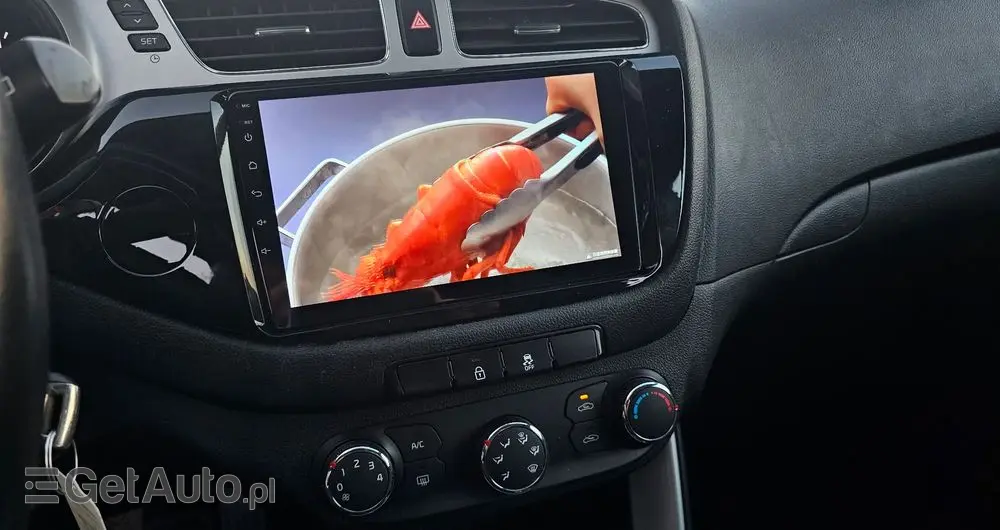 KIA Ceed 1.4 CVVT Dream Team Edition