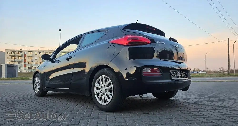 KIA Ceed 1.4 CVVT Dream Team Edition