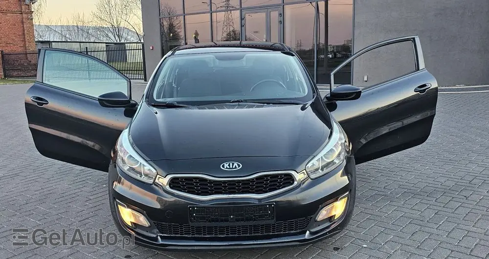 KIA Ceed 1.4 CVVT Dream Team Edition