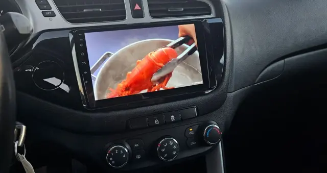 KIA Ceed 1.4 CVVT Dream Team Edition