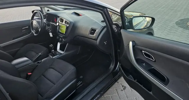 KIA Ceed 1.4 CVVT Dream Team Edition