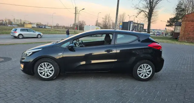 KIA Ceed 1.4 CVVT Dream Team Edition