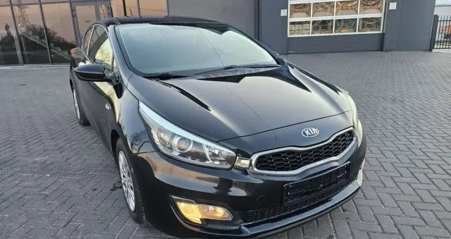 KIA Ceed 1.4 CVVT Dream Team Edition
