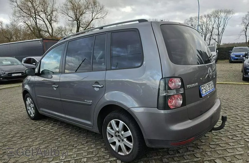 VOLKSWAGEN Touran 