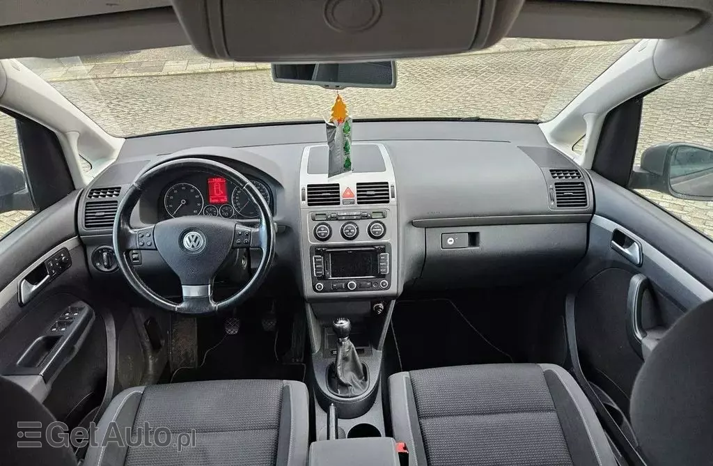 VOLKSWAGEN Touran 
