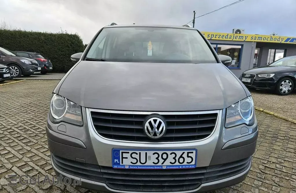 VOLKSWAGEN Touran 