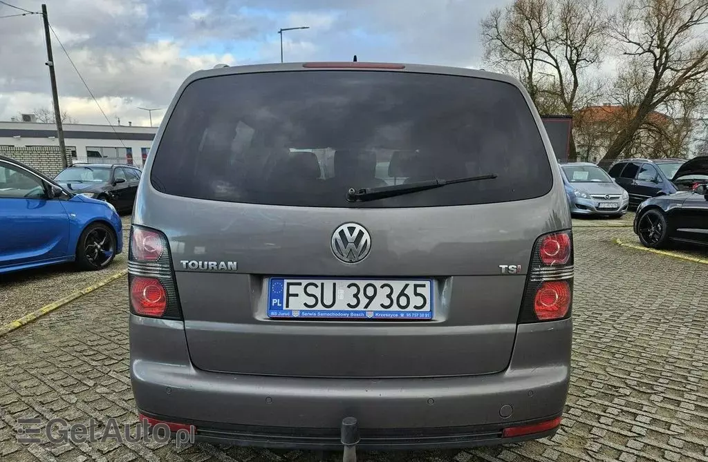 VOLKSWAGEN Touran 