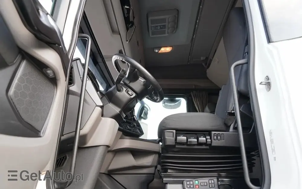 SCANIA S 450 / KLIMA POSTOJOWA / CAŁA NA PODUSZKACH  / NAVI 