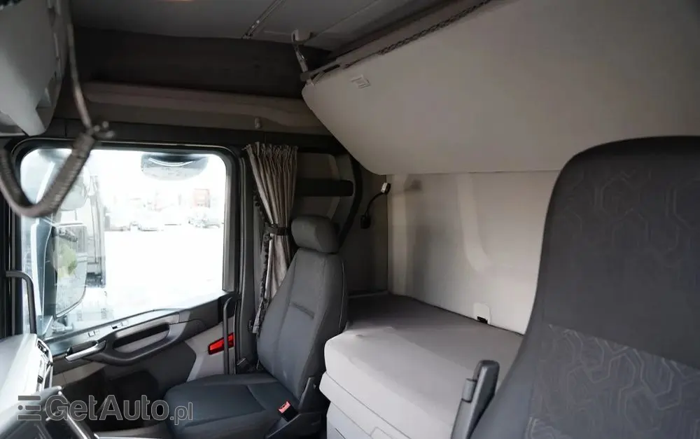 SCANIA S 450 / KLIMA POSTOJOWA / CAŁA NA PODUSZKACH  / NAVI 