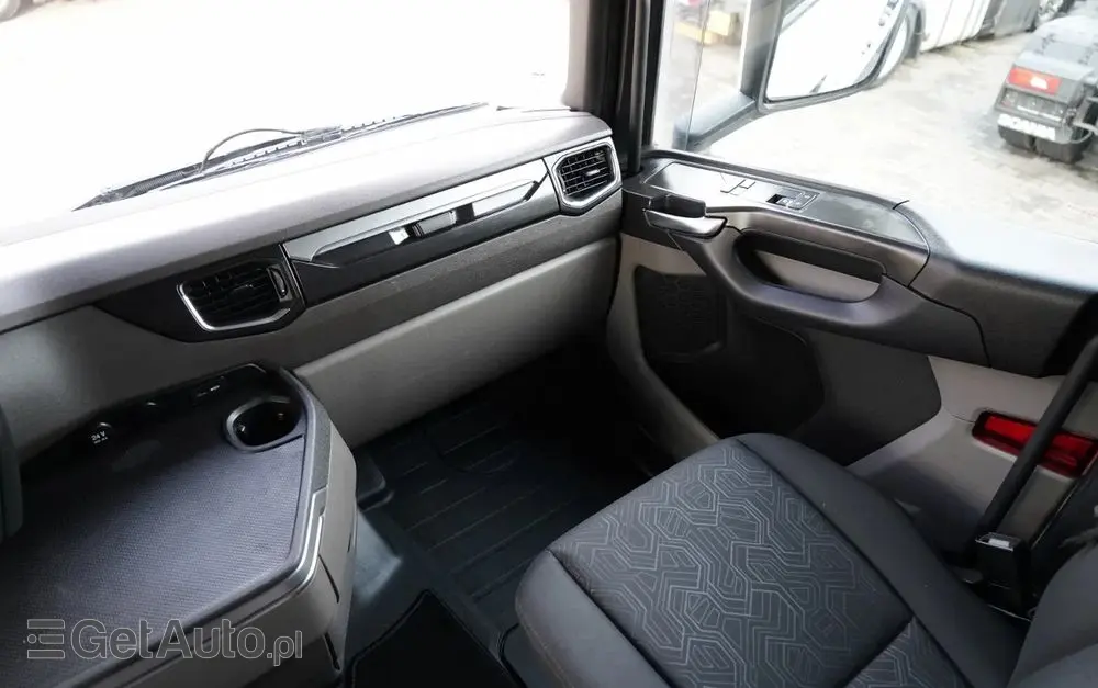 SCANIA S 450 / KLIMA POSTOJOWA / CAŁA NA PODUSZKACH  / NAVI 