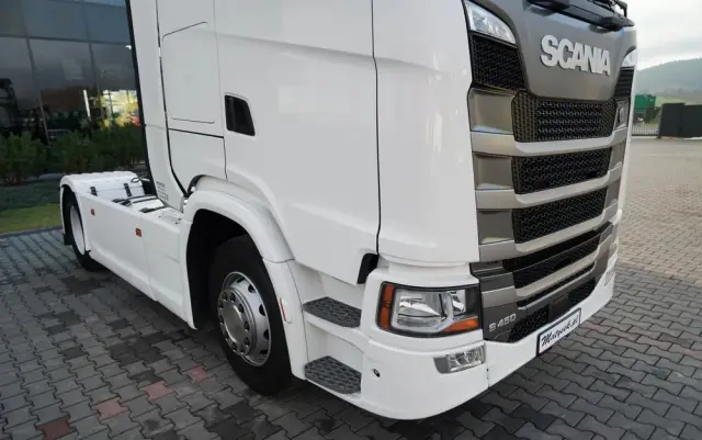 SCANIA S 450 / KLIMA POSTOJOWA / CAŁA NA PODUSZKACH  / NAVI 